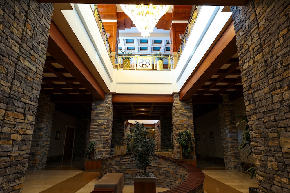 Crystal De Luxe Comfort Collection - All inclusive — Hotel building in Kemer