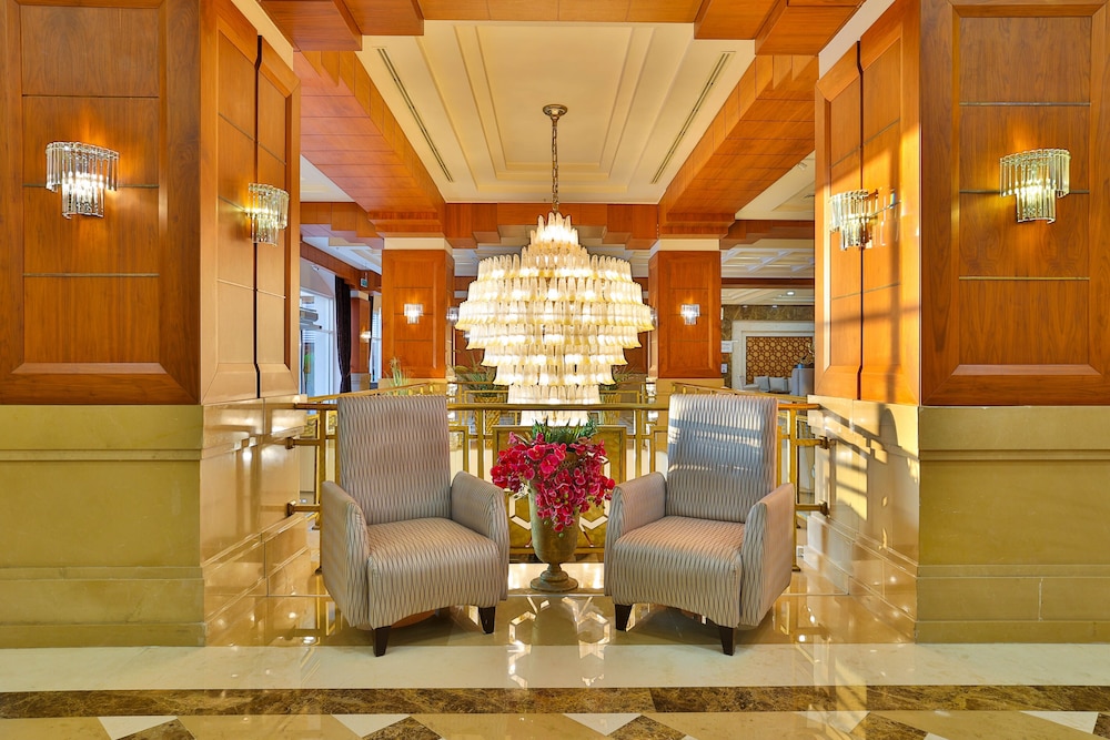 Crystal De Luxe Comfort Collection - All inclusive — Hotel building in Kemer