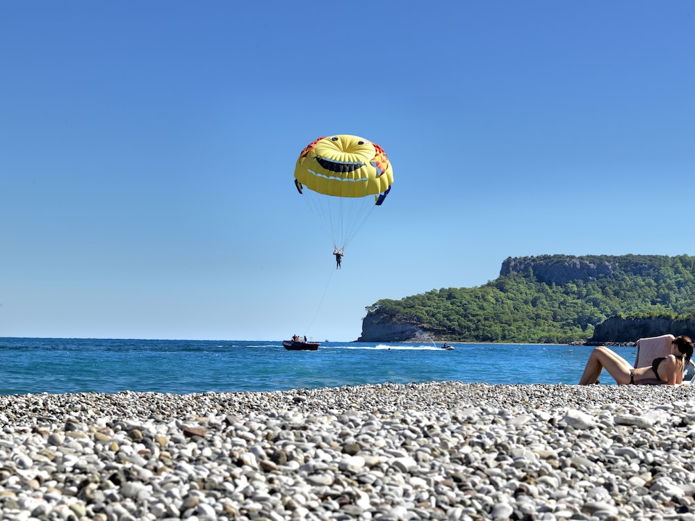 Crystal De Luxe Comfort Collection - All inclusive — Beach in Kemer