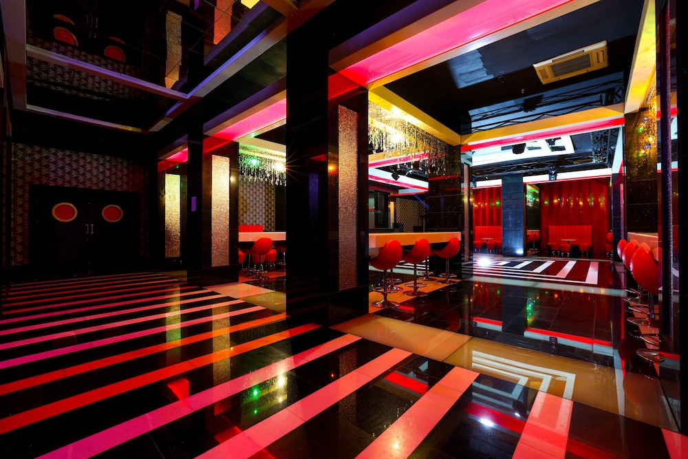Crystal De Luxe Comfort Collection - All inclusive — Restaurant & bars in Kemer