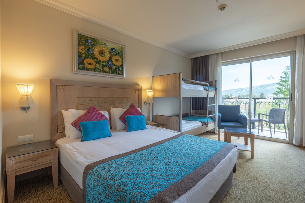 Crystal De Luxe Comfort Collection - All inclusive — Hotel rooms in Kemer