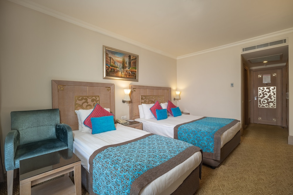 Crystal De Luxe Comfort Collection - All inclusive — Hotel rooms in Kemer