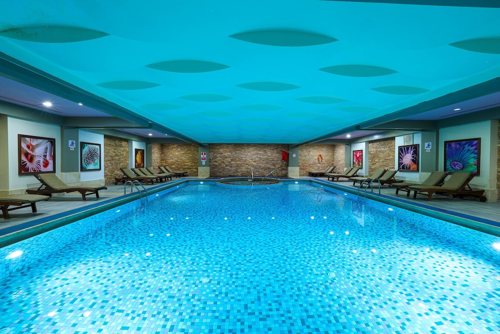 Crystal De Luxe Comfort Collection - All inclusive — Swimming pool in Kemer