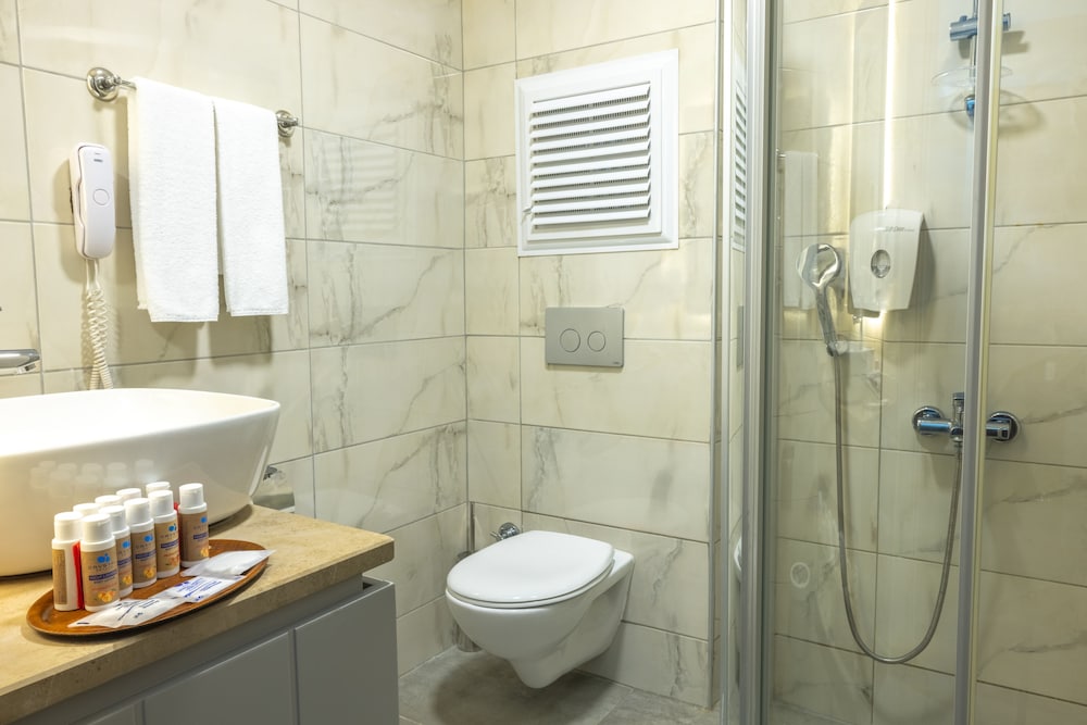 Crystal Flora Pearl Collection - All inclusive — Hotel rooms in Kemer