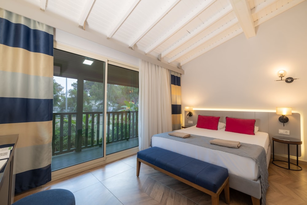 Crystal Flora Pearl Collection - All inclusive — Hotel rooms in Kemer