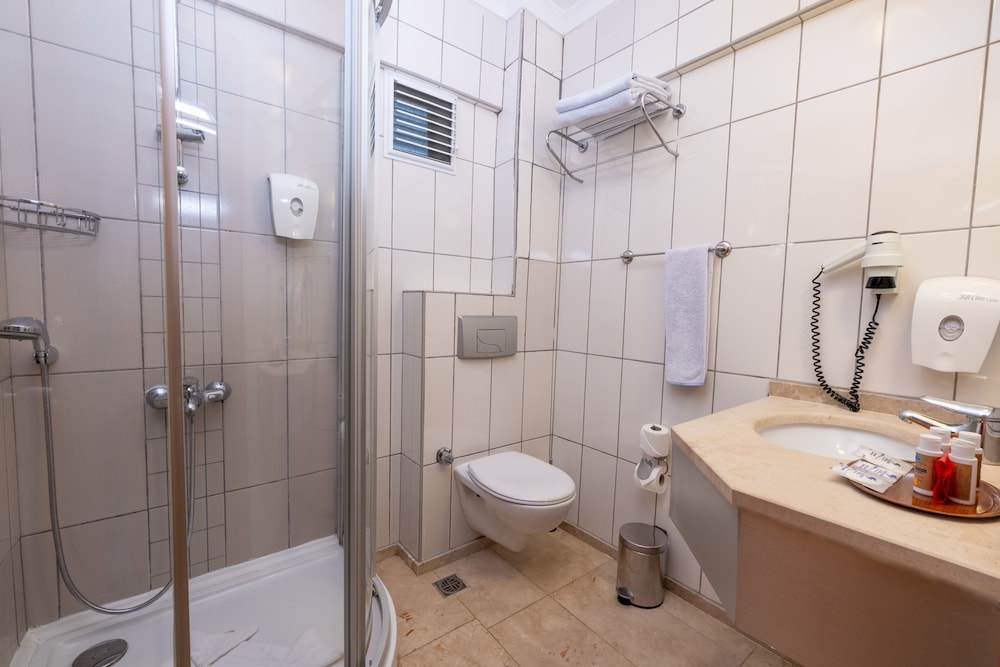 Crystal Flora Pearl Collection - All inclusive — Hotel rooms in Kemer