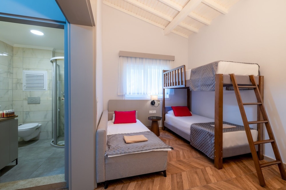 Crystal Flora Pearl Collection - All inclusive — Hotel rooms in Kemer
