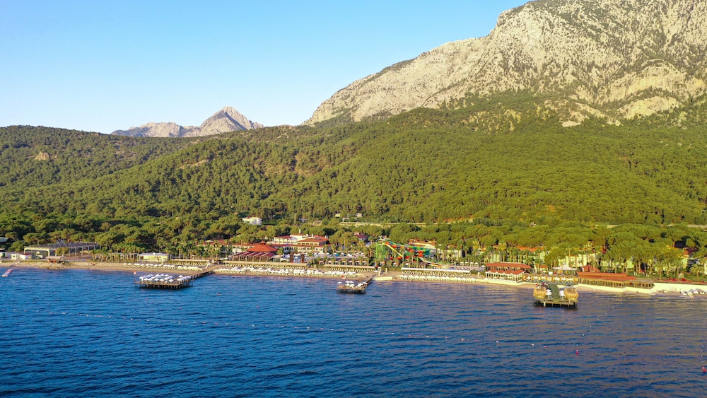 Crystal Flora Pearl Collection - All inclusive — Beach in Kemer