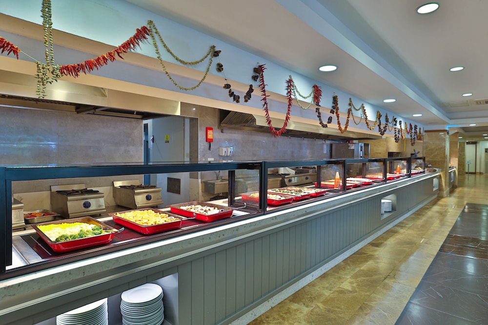 Crystal Flora Pearl Collection - All inclusive — Restaurant & bars in Kemer