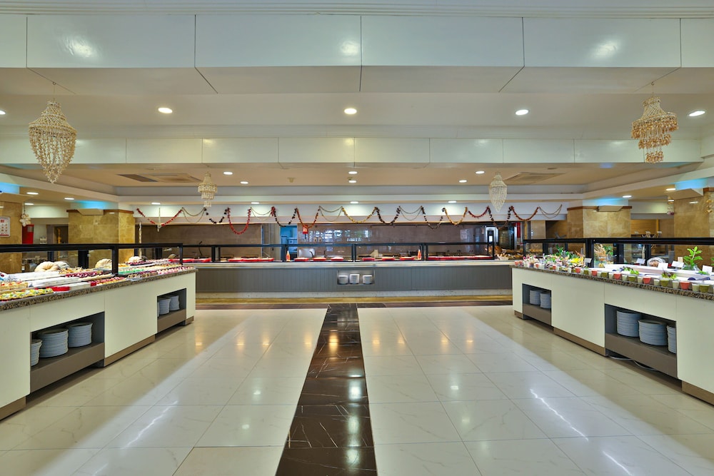Crystal Flora Pearl Collection - All inclusive — Restaurant & bars in Kemer