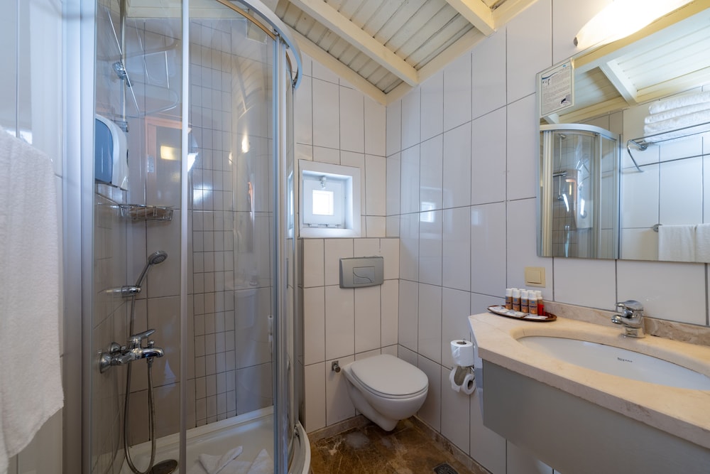 Crystal Flora Pearl Collection - All inclusive — Hotel rooms in Kemer