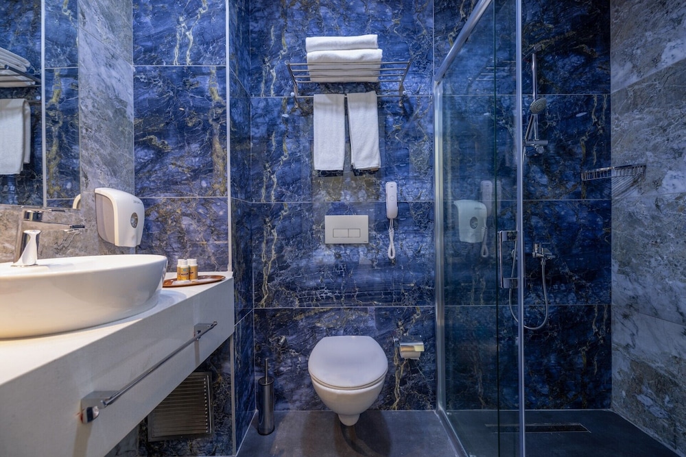 Crystal Flora Pearl Collection - All inclusive — Hotel rooms in Kemer