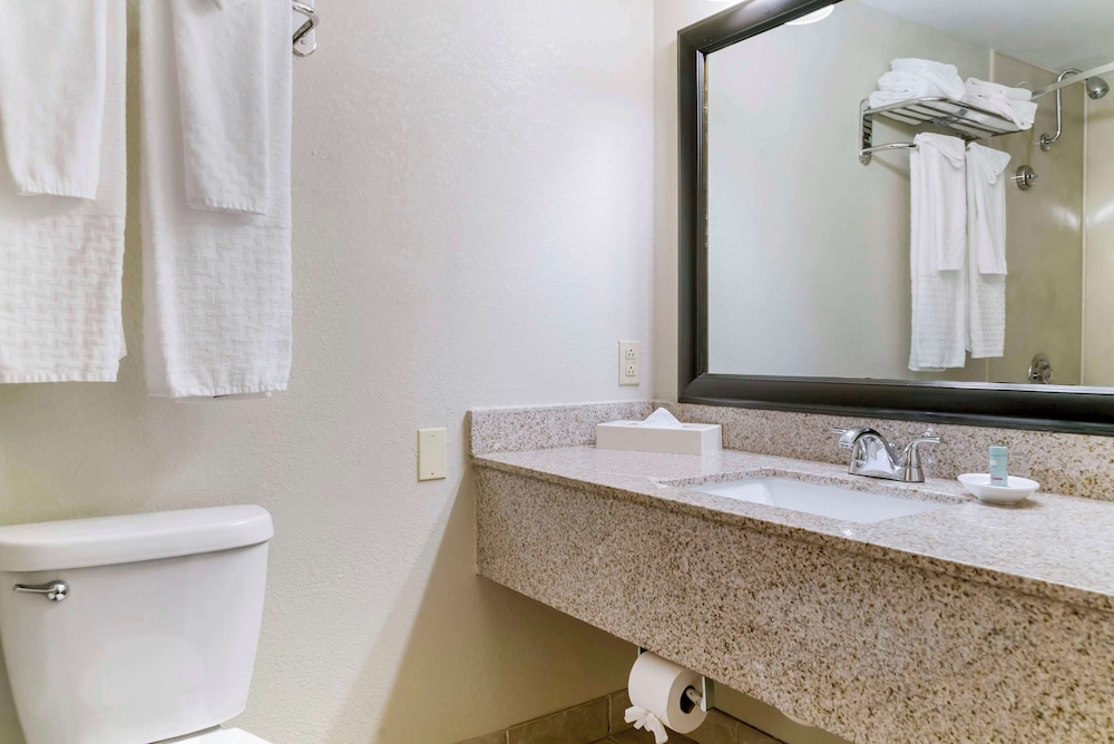 Best Western Greenfield Inn — Hotel rooms in Allen Park, Michigan