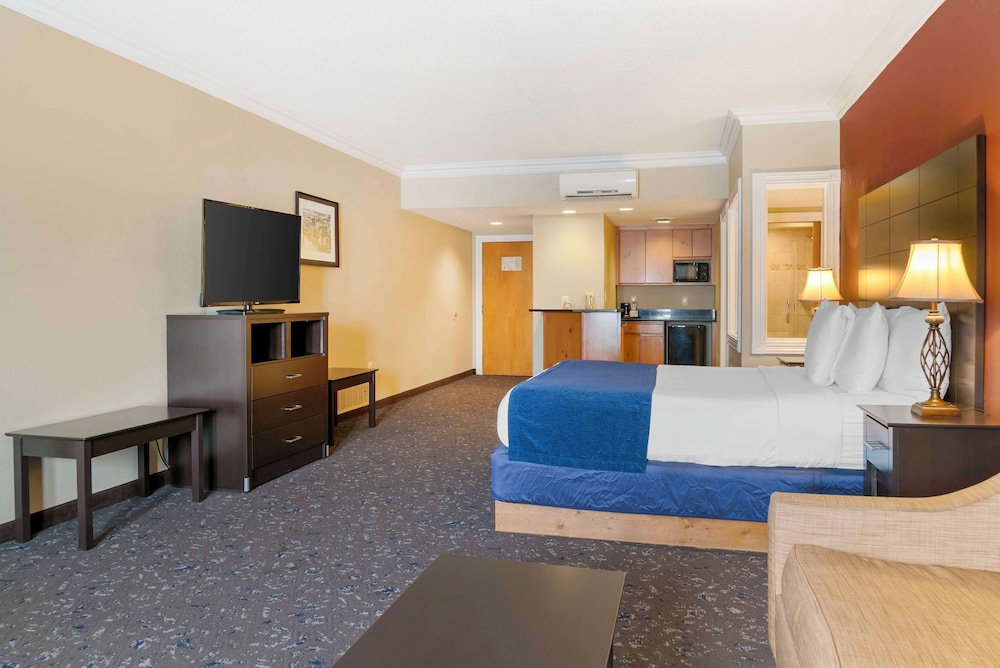 Best Western Greenfield Inn — Hotel rooms in Allen Park, Michigan