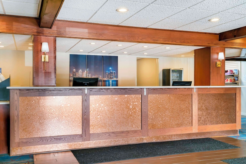 Best Western Greenfield Inn — Hotel building in Allen Park, Michigan