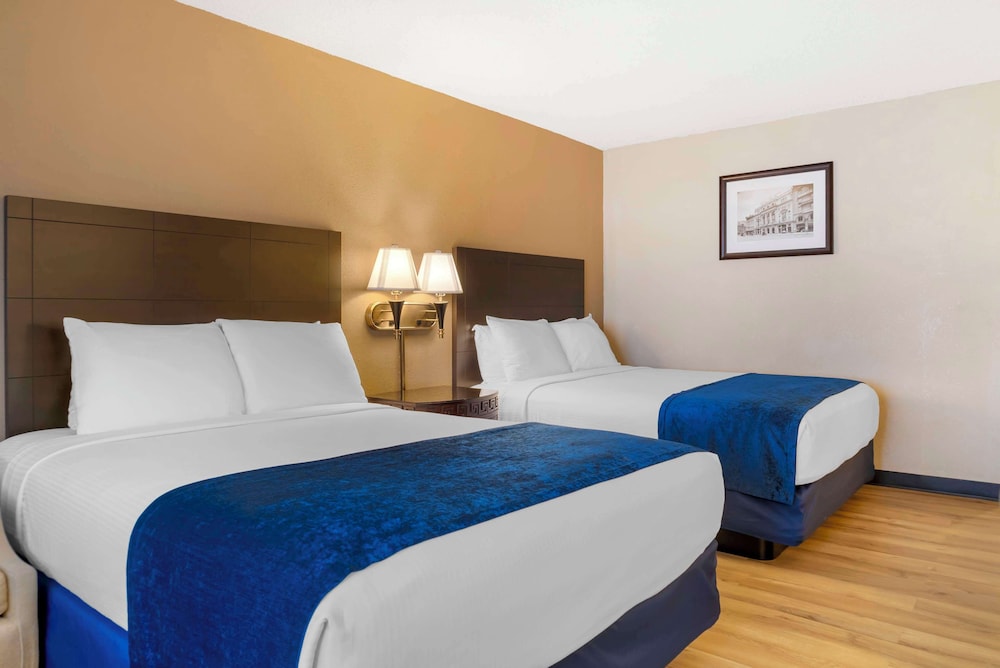Best Western Greenfield Inn — Hotel rooms in Allen Park, Michigan