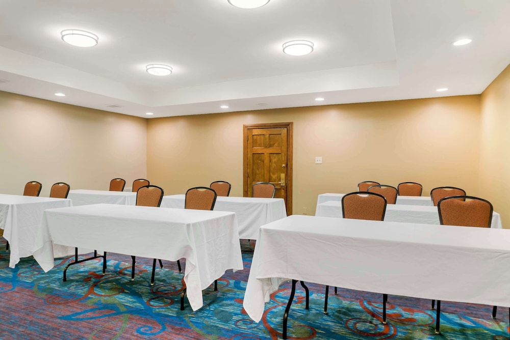 Best Western Greenfield Inn — Hotel building in Allen Park, Michigan