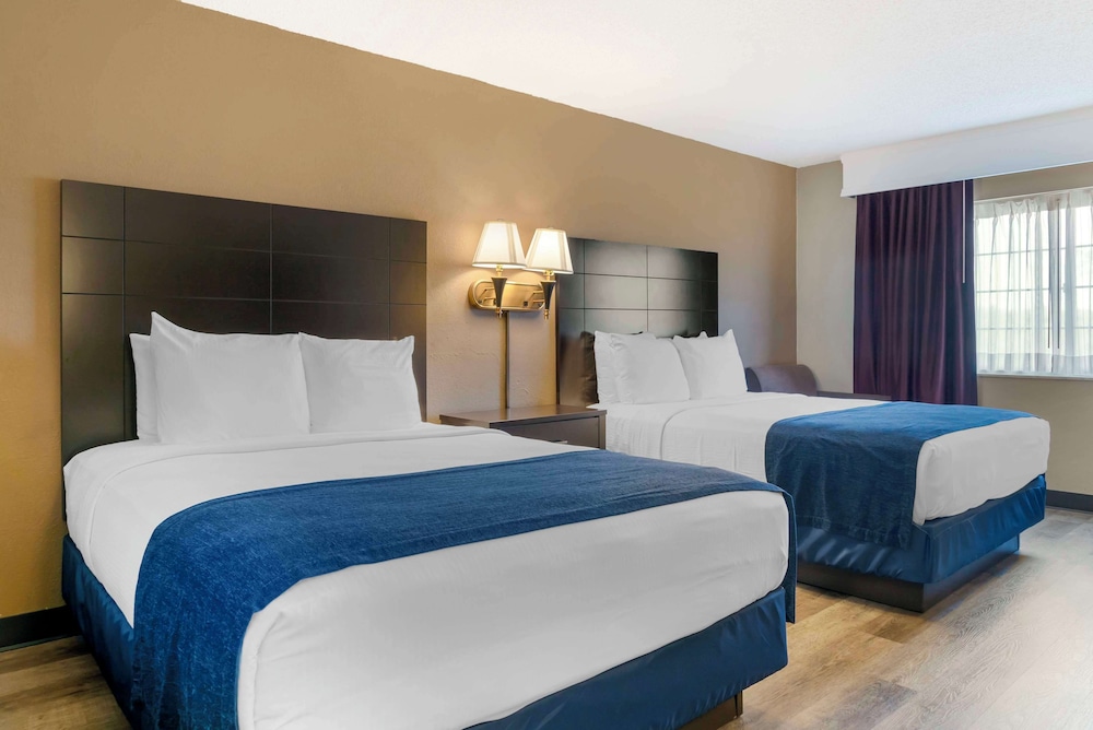 Best Western Greenfield Inn — Hotel rooms in Allen Park, Michigan