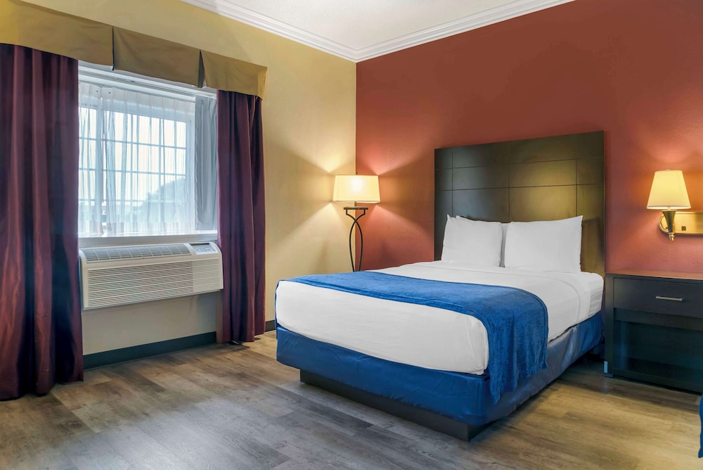 Best Western Greenfield Inn — Hotel rooms in Allen Park, Michigan