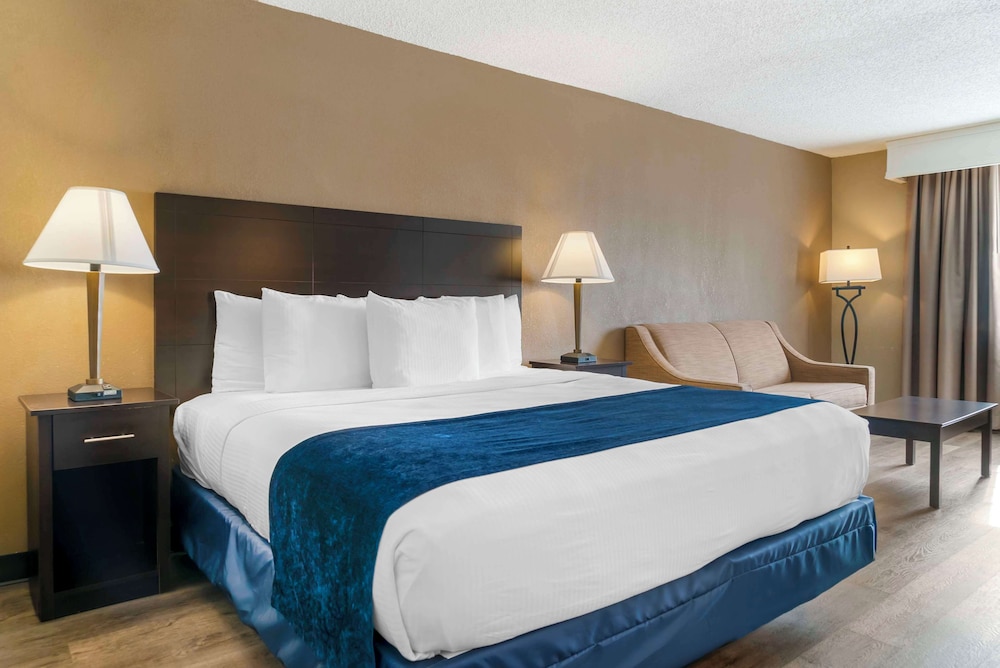 Best Western Greenfield Inn — Hotel rooms in Allen Park, Michigan