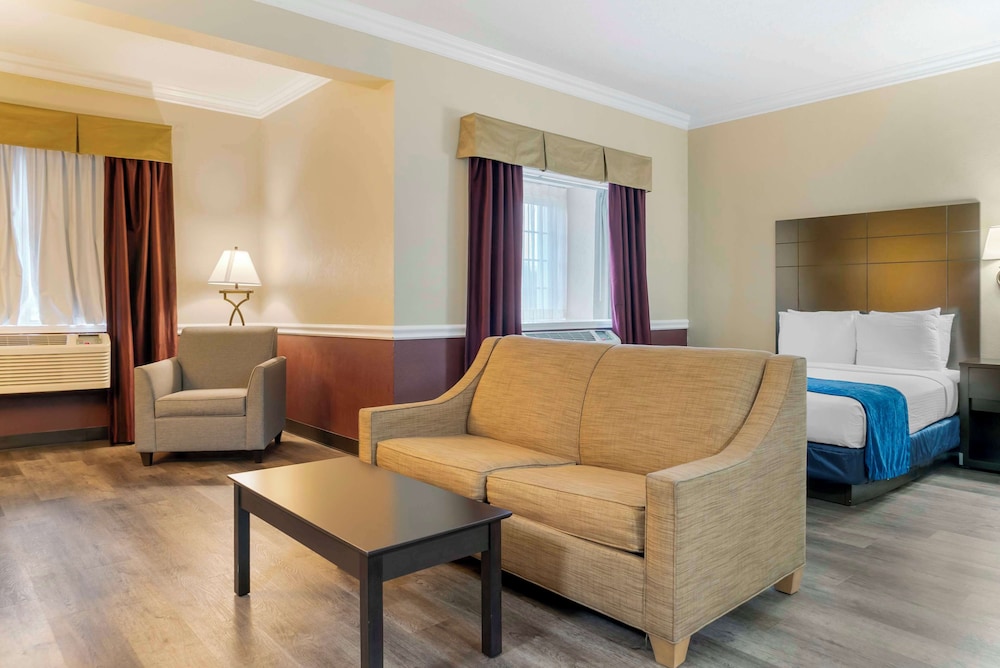 Best Western Greenfield Inn — Hotel rooms in Allen Park, Michigan