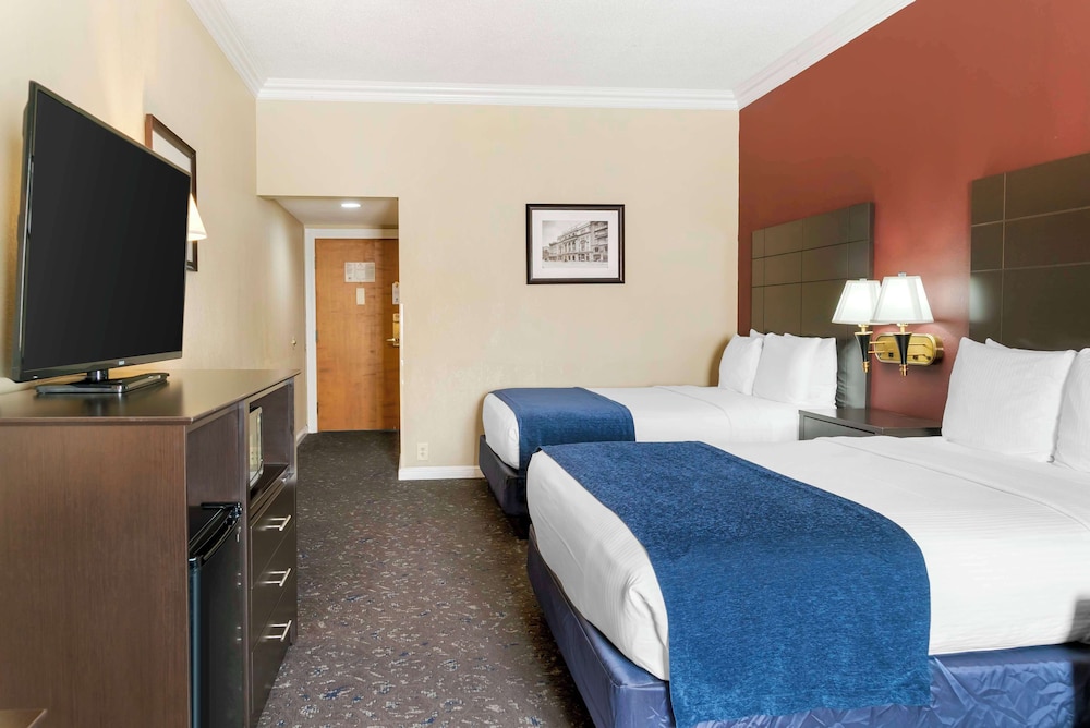 Best Western Greenfield Inn — Hotel rooms in Allen Park, Michigan