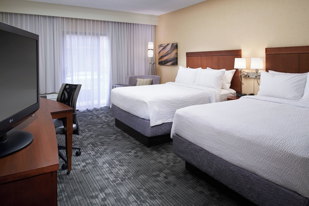Courtyard by Marriott Detroit Dearborn — Hotel rooms in Dearborn, Michigan