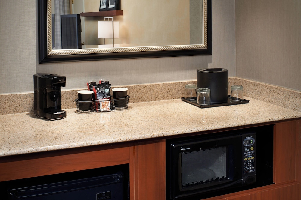Courtyard by Marriott Detroit Dearborn — Hotel rooms in Dearborn, Michigan