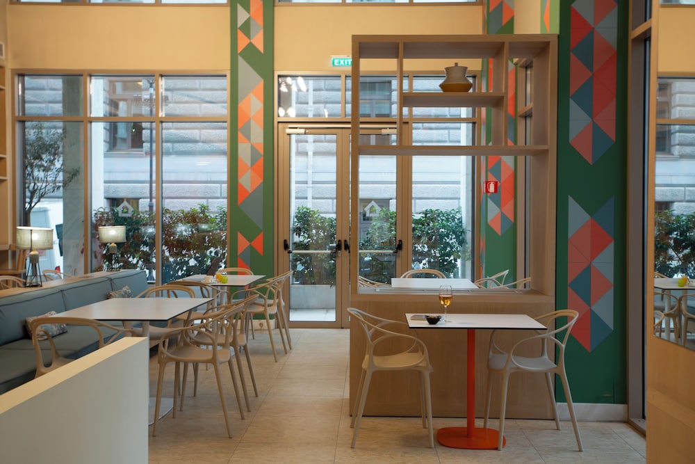 Casual Kubic Athens Hotel by Casual Hoteles — Restaurant & bars in Athens, Attica