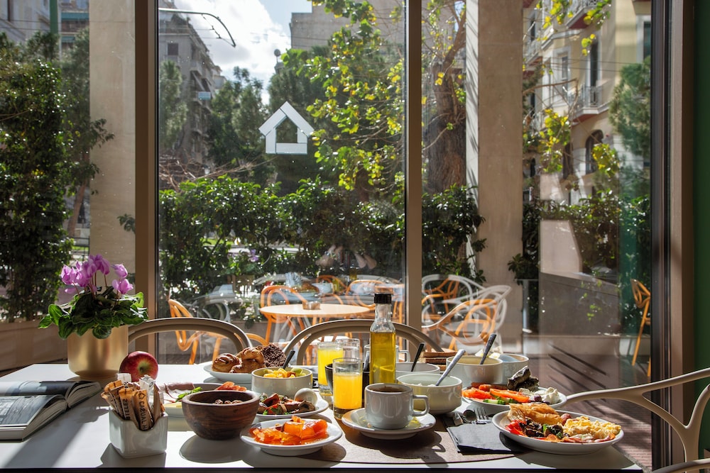 Casual Kubic Athens Hotel by Casual Hoteles — Restaurant & bars in Athens, Attica