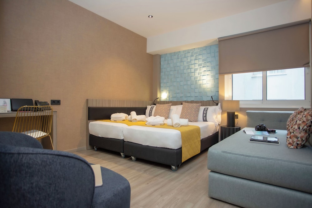 Casual Kubic Athens Hotel by Casual Hoteles — Hotel rooms in Athens, Attica