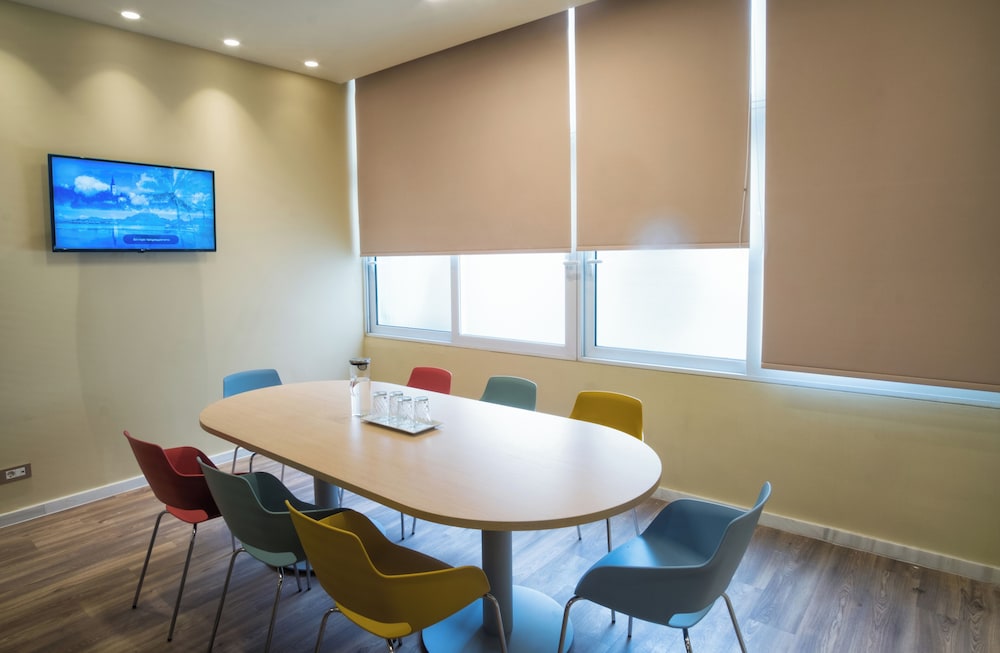 Casual Kubic Athens Hotel by Casual Hoteles — Hotel building in Athens, Attica