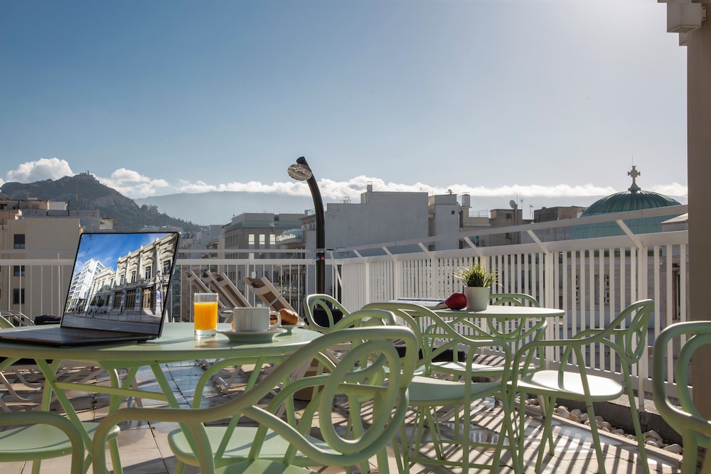 Casual Kubic Athens Hotel by Casual Hoteles — Restaurant & bars in Athens, Attica