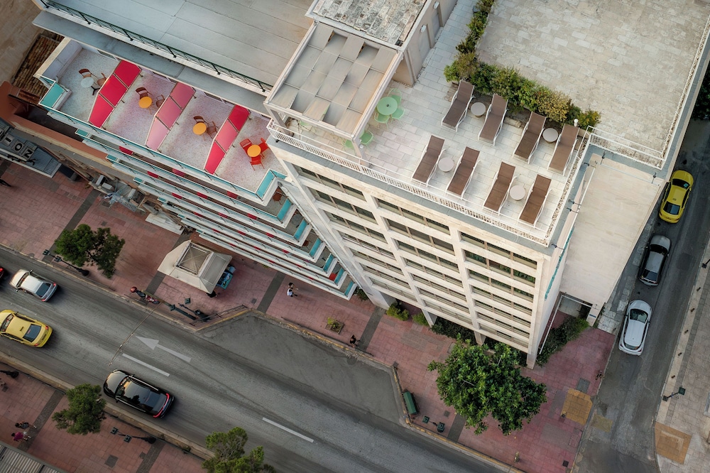 Casual Kubic Athens Hotel by Casual Hoteles — Hotel building in Athens, Attica