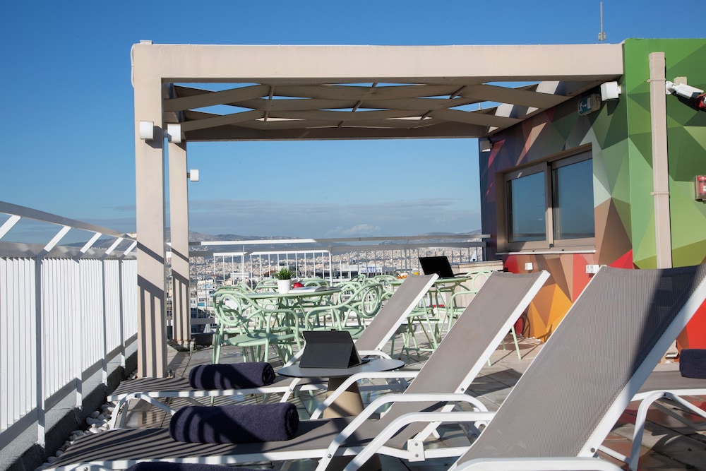 Casual Kubic Athens Hotel by Casual Hoteles — Restaurant & bars in Athens, Attica