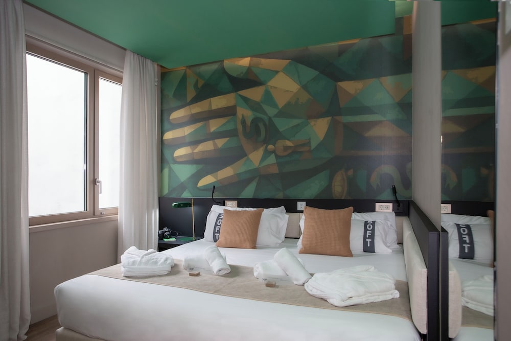 Casual Kubic Athens Hotel by Casual Hoteles — Hotel rooms in Athens, Attica