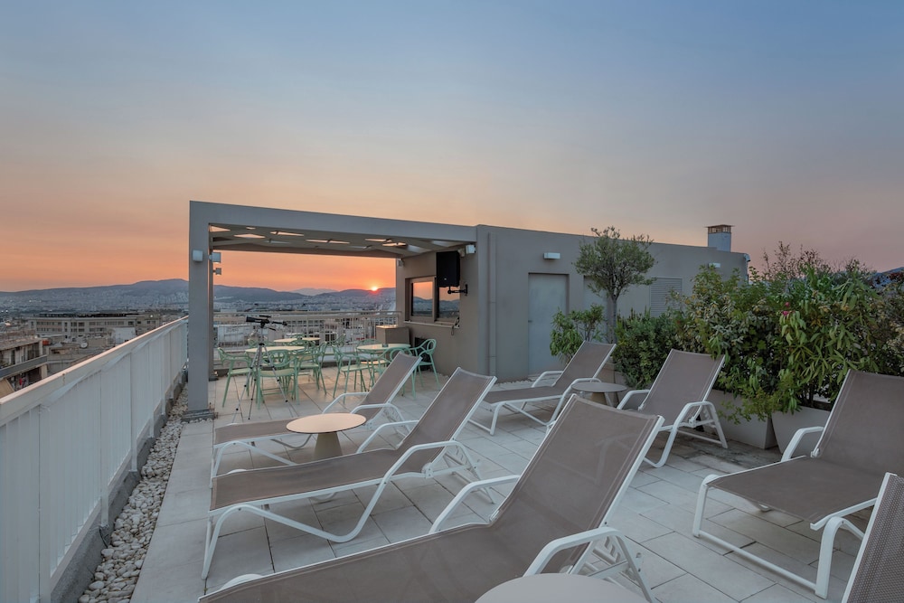 Casual Kubic Athens Hotel by Casual Hoteles — Restaurant & bars in Athens, Attica