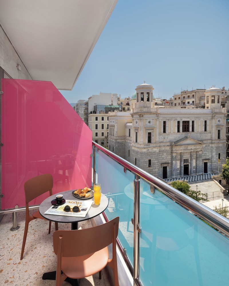 Casual Kubic Athens Hotel by Casual Hoteles — Hotel rooms in Athens, Attica