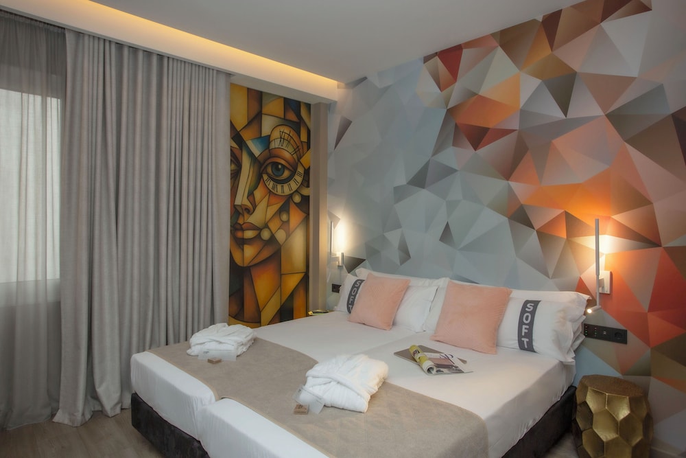 Casual Kubic Athens Hotel by Casual Hoteles — Hotel rooms in Athens, Attica