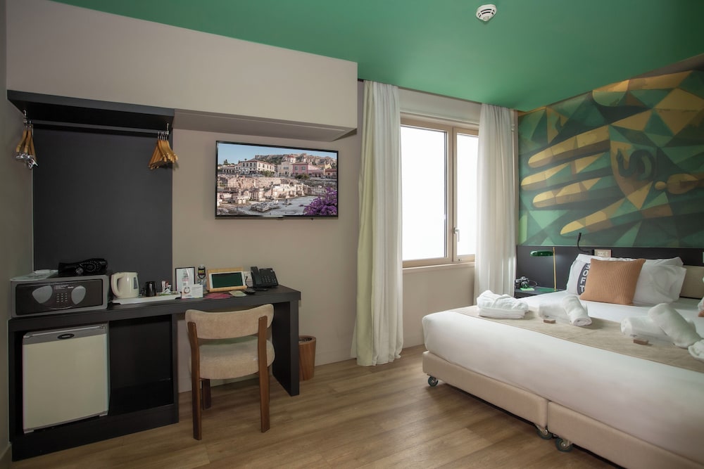 Casual Kubic Athens Hotel by Casual Hoteles — Hotel rooms in Athens, Attica
