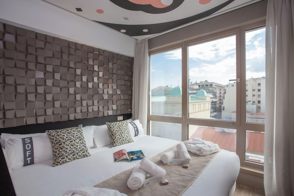 Casual Kubic Athens Hotel by Casual Hoteles — Hotel rooms in Athens, Attica