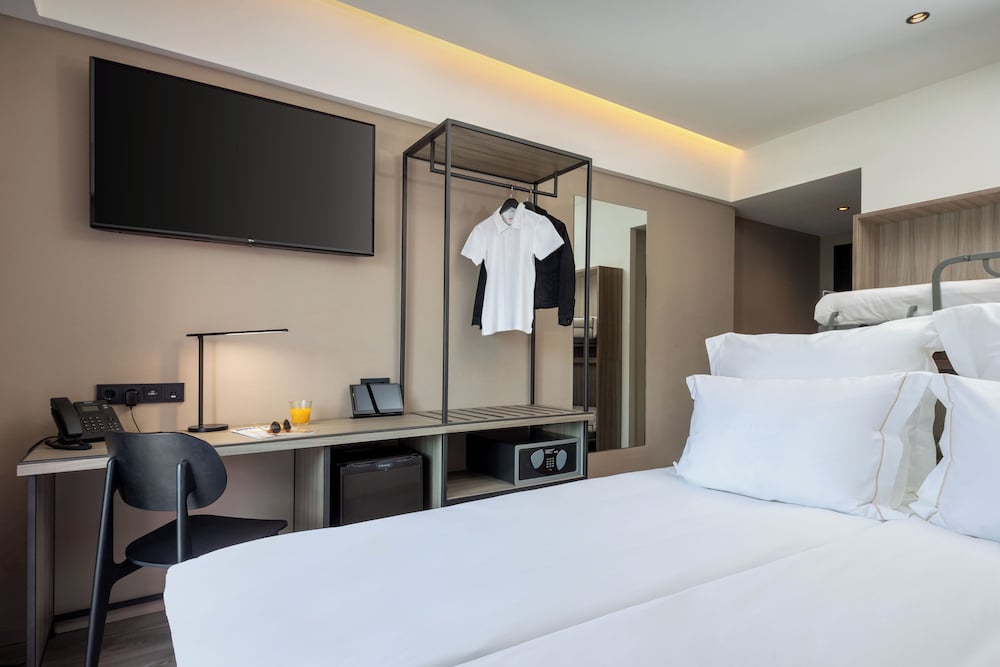Casual Kubic Athens Hotel by Casual Hoteles — Hotel rooms in Athens, Attica