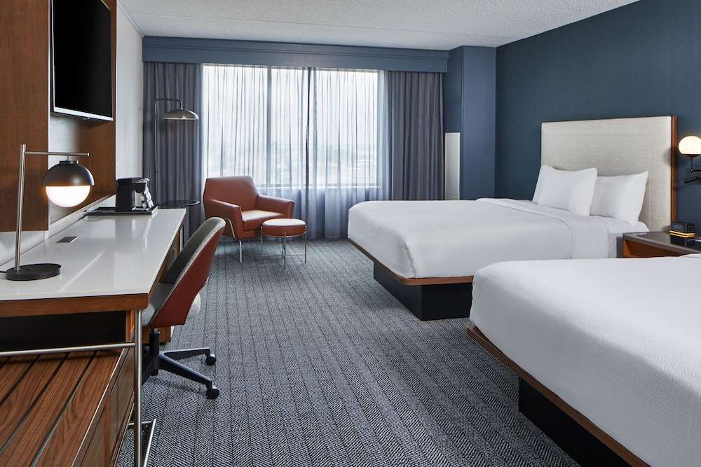 Courtyard By Marriott Detroit Downtown — Hotel rooms in Detroit, Michigan