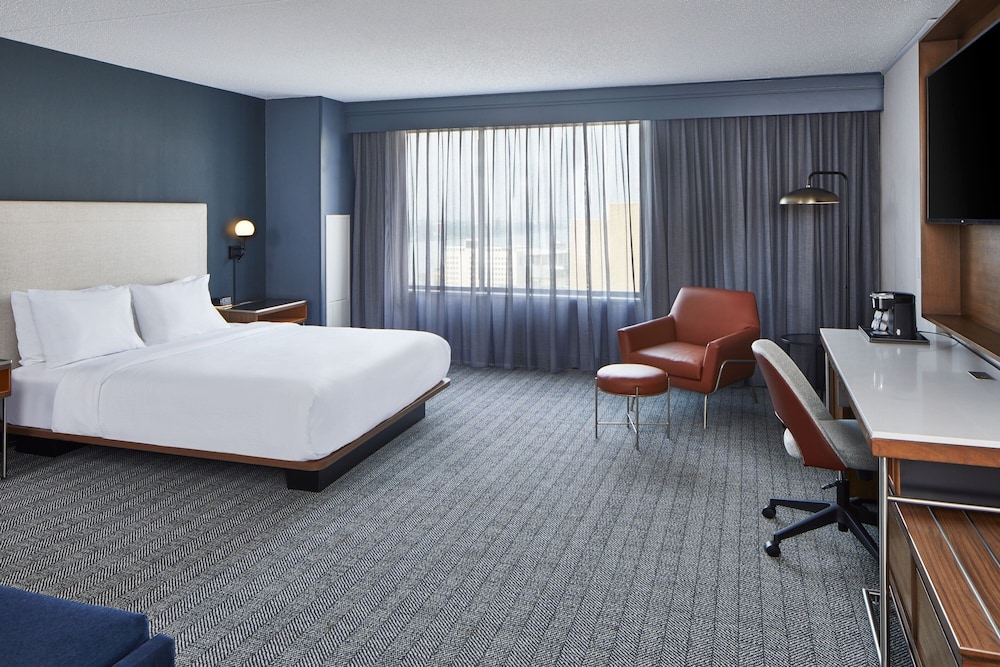 Courtyard By Marriott Detroit Downtown — Hotel rooms in Detroit, Michigan