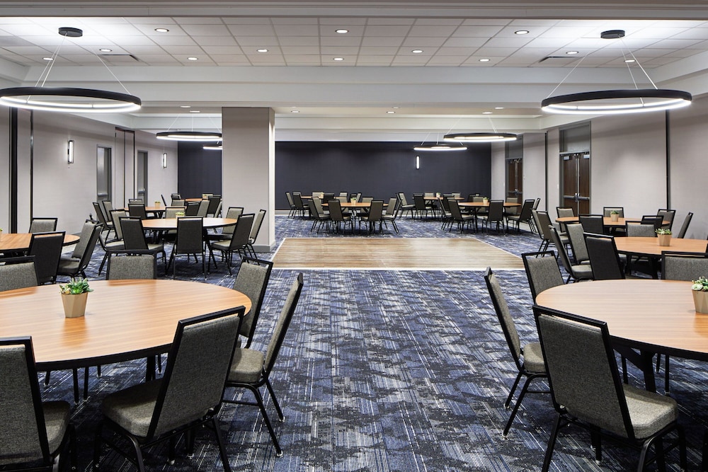 Courtyard By Marriott Detroit Downtown — Restaurant & bars in Detroit, Michigan