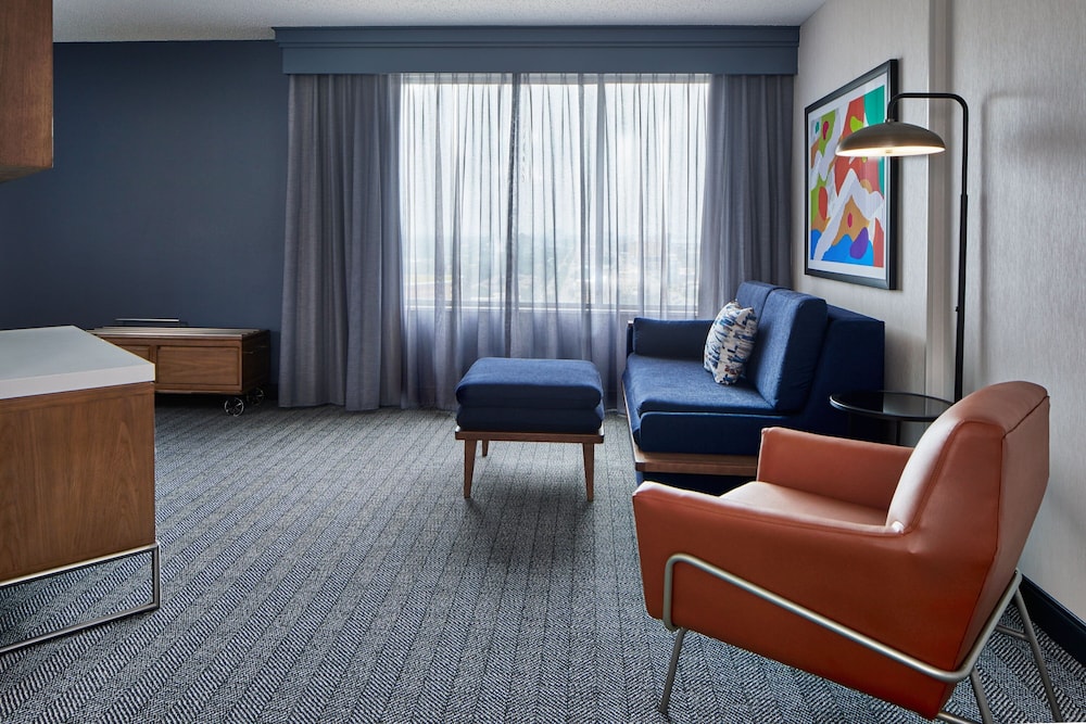 Courtyard By Marriott Detroit Downtown — Hotel rooms in Detroit, Michigan