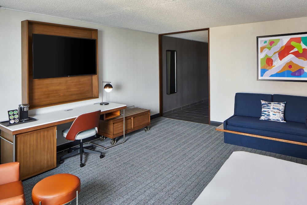 Courtyard By Marriott Detroit Downtown — Hotel rooms in Detroit, Michigan
