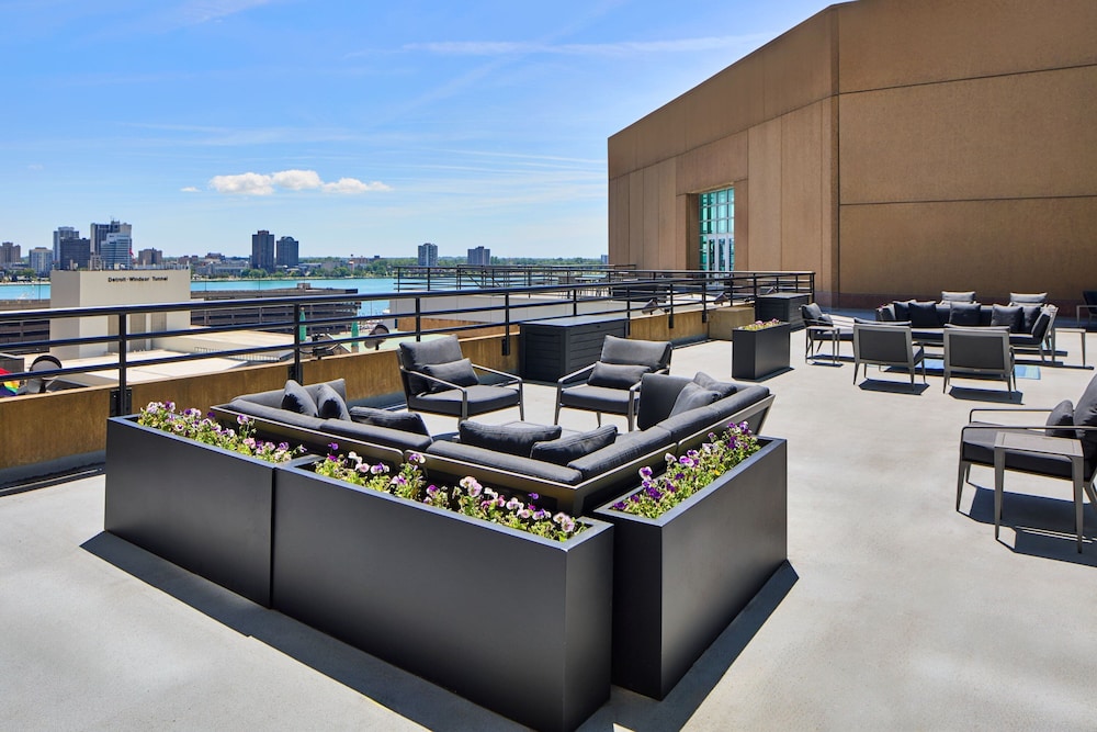 Courtyard By Marriott Detroit Downtown — Hotel building in Detroit, Michigan