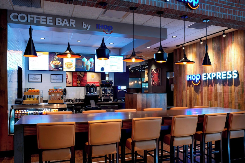 Courtyard By Marriott Detroit Downtown — Restaurant & bars in Detroit, Michigan