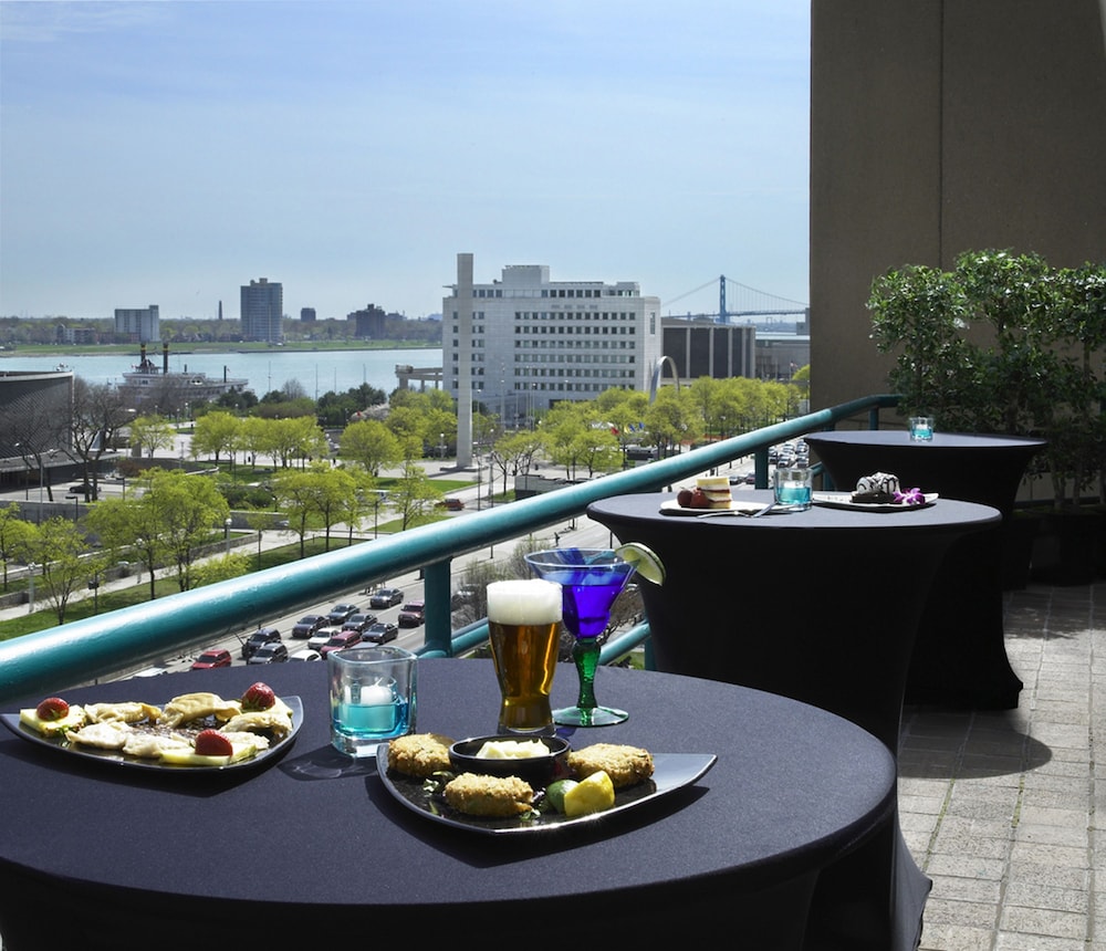 Courtyard By Marriott Detroit Downtown — Restaurant & bars in Detroit, Michigan